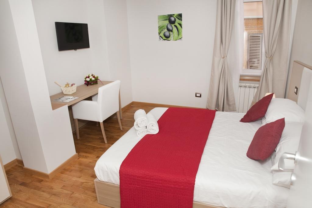 Spanish Steps House Vittoria Rome Room photo