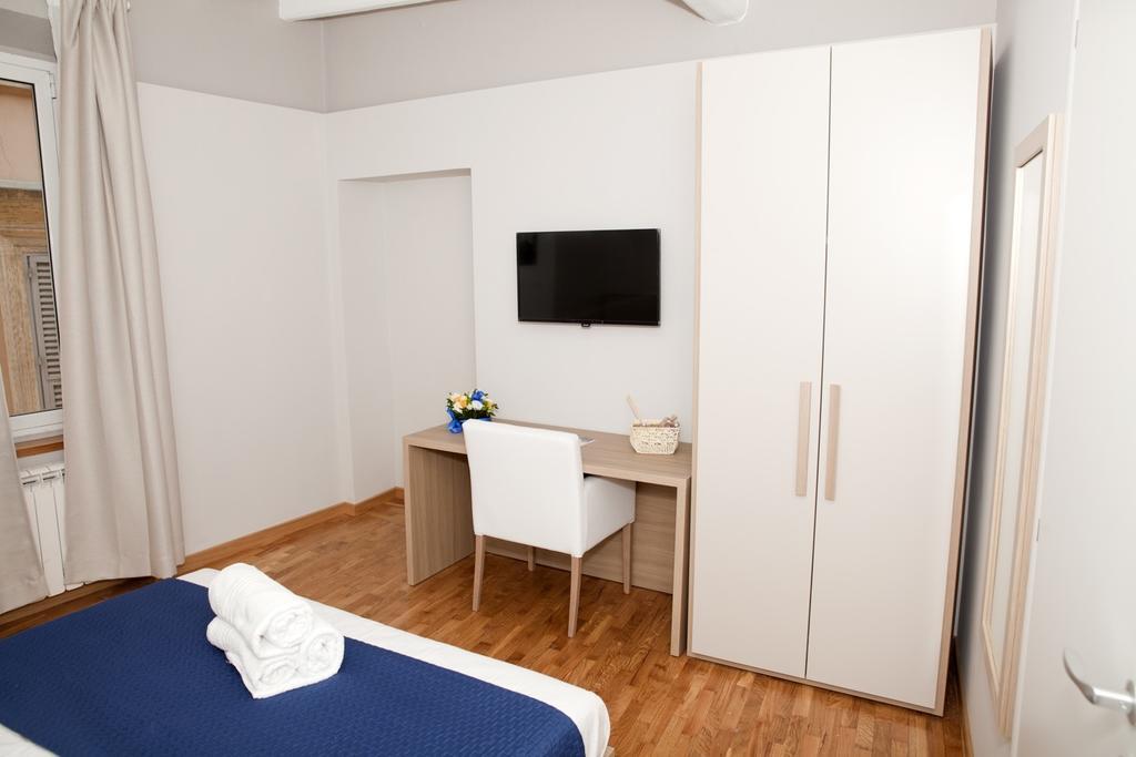 Spanish Steps House Vittoria Rome Room photo