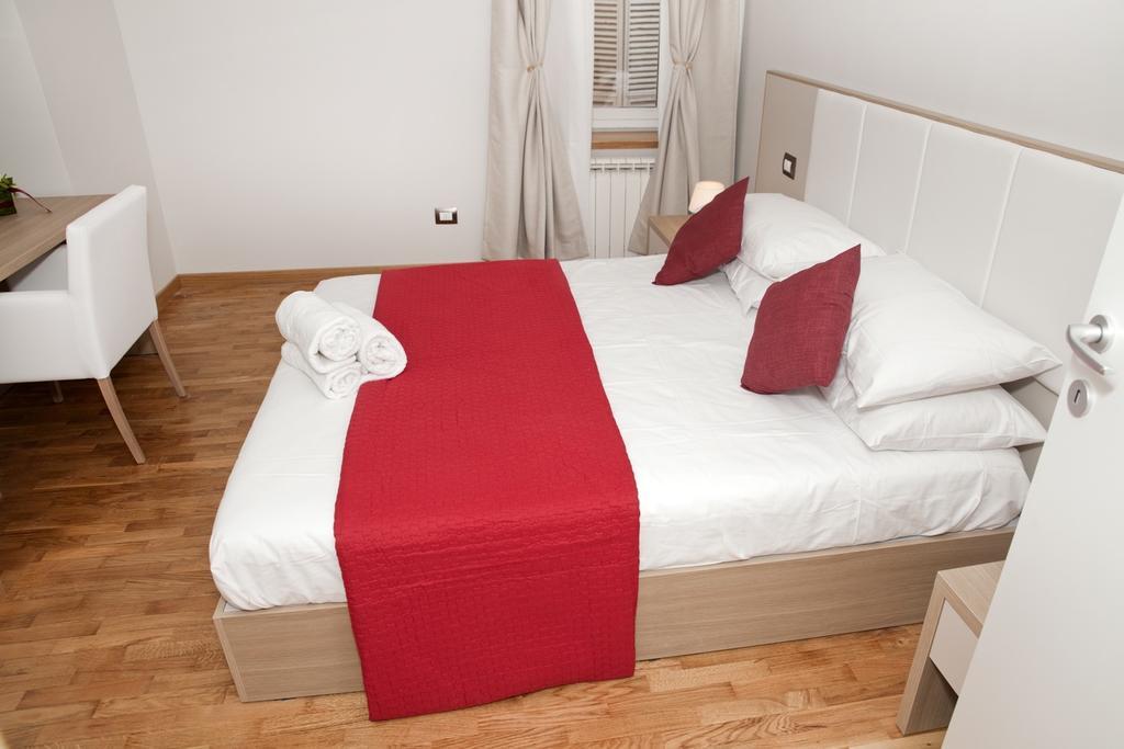 Spanish Steps House Vittoria Rome Room photo